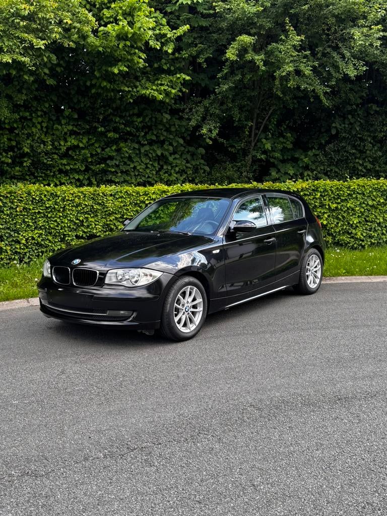 Bmw 116i, Auto's, BMW, Particulier, 1 Reeks, Benzine, 5 deurs, Handgeschakeld, Zwart, Zwart, Stof, Achterwielaandrijving, Ophalen