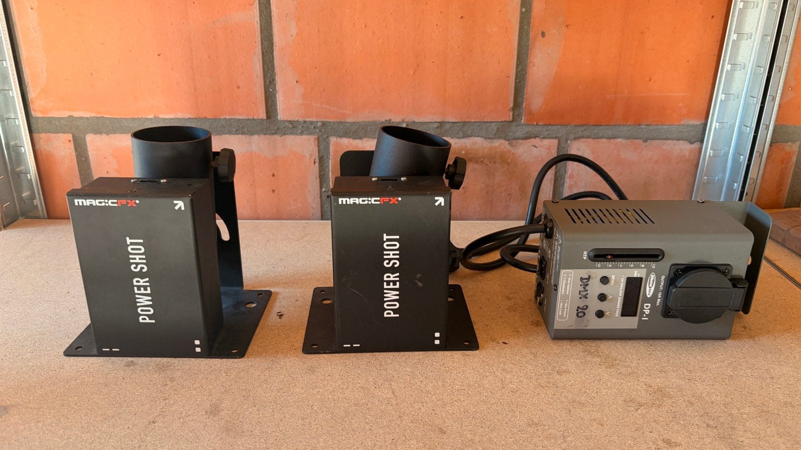2x MagicFX Power Shot + DMX controller, Musique & Instruments, Lumières & Lasers, Enlèvement, Comme neuf