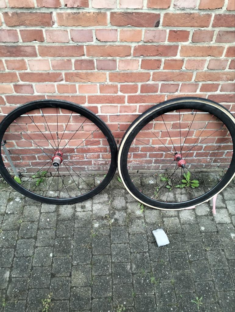 Carbon wielen 28 inch goede staat, Fietsen en Brommers, Fietsonderdelen, Ophalen, Wiel, Carbon