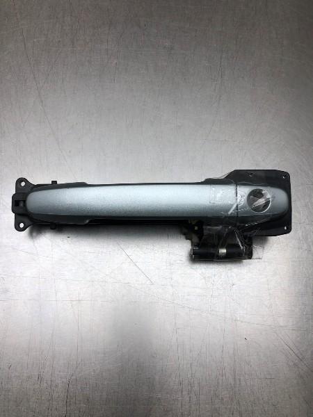 POIGNEE EXTERIEURE AVANT DROITE Toyota Yaris II (P9), Utilisé, Droite, Toyota