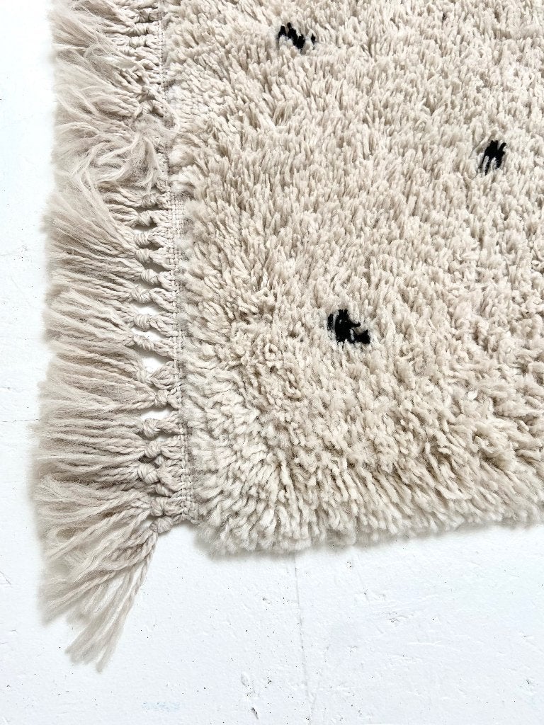 Tapis berbère beige à pois noirs, 150 à 200 cm, Comme neuf, 100 à 150 cm, Enlèvement