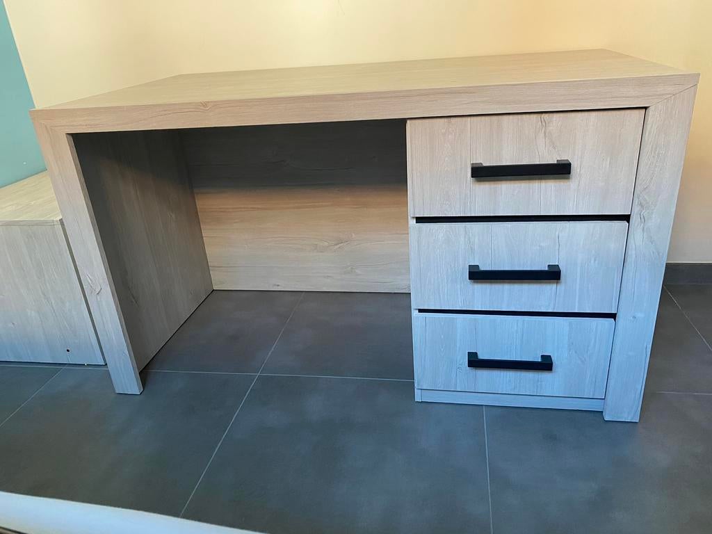 Bureau, Ophalen, Zo goed als nieuw