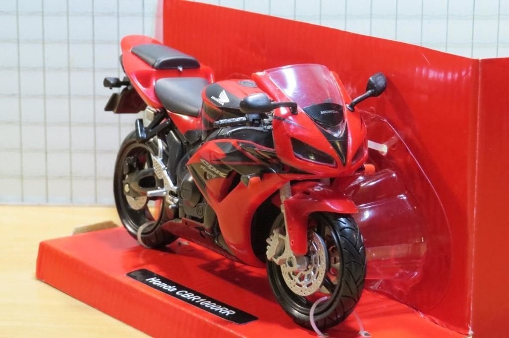 Honda CBR1000RR Fireblade 1:12 43143, Enlèvement ou Envoi, Neuf, 1:9 à 1:12, Moteur