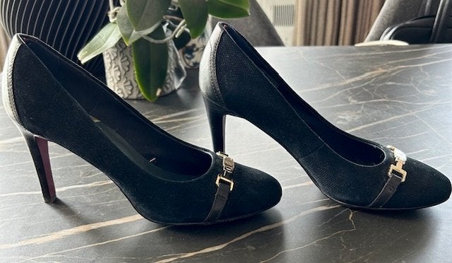 Pumps Tommy Hilfiger, Zwart, Ophalen of Verzenden, Zo goed als nieuw, Pumps
