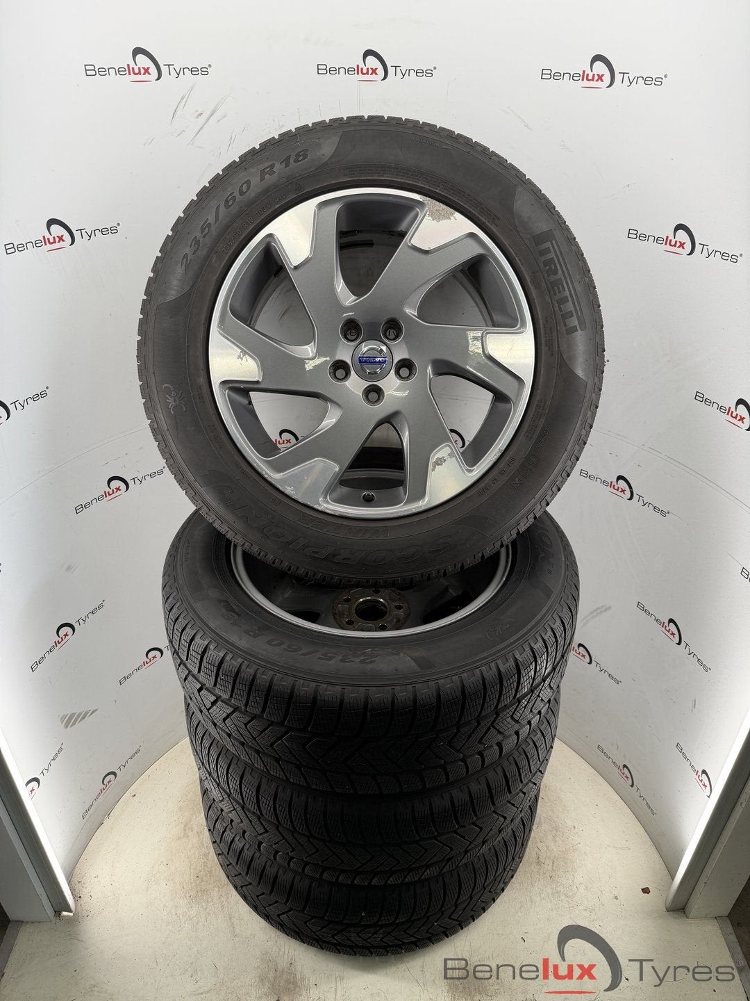 winter Volvo XC40 XC60 EC40 EX30 EX40 XC70 XC90 V90 S90 V70, Auto-onderdelen, 18 inch, Gebruikt, -, -