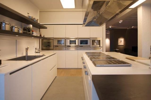 CUISINE BOFFI TOUT EN CORIAN - GAGGENAU, Avec îlot, Composite, Enlèvement, Utilisé