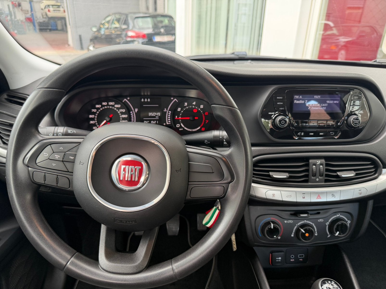 Fiat Tipo 1.4i  - Airco - ESP - Radio, Auto's, Fiat, Voorwielaandrijving, 4 deurs, Stof, 4 cilinders