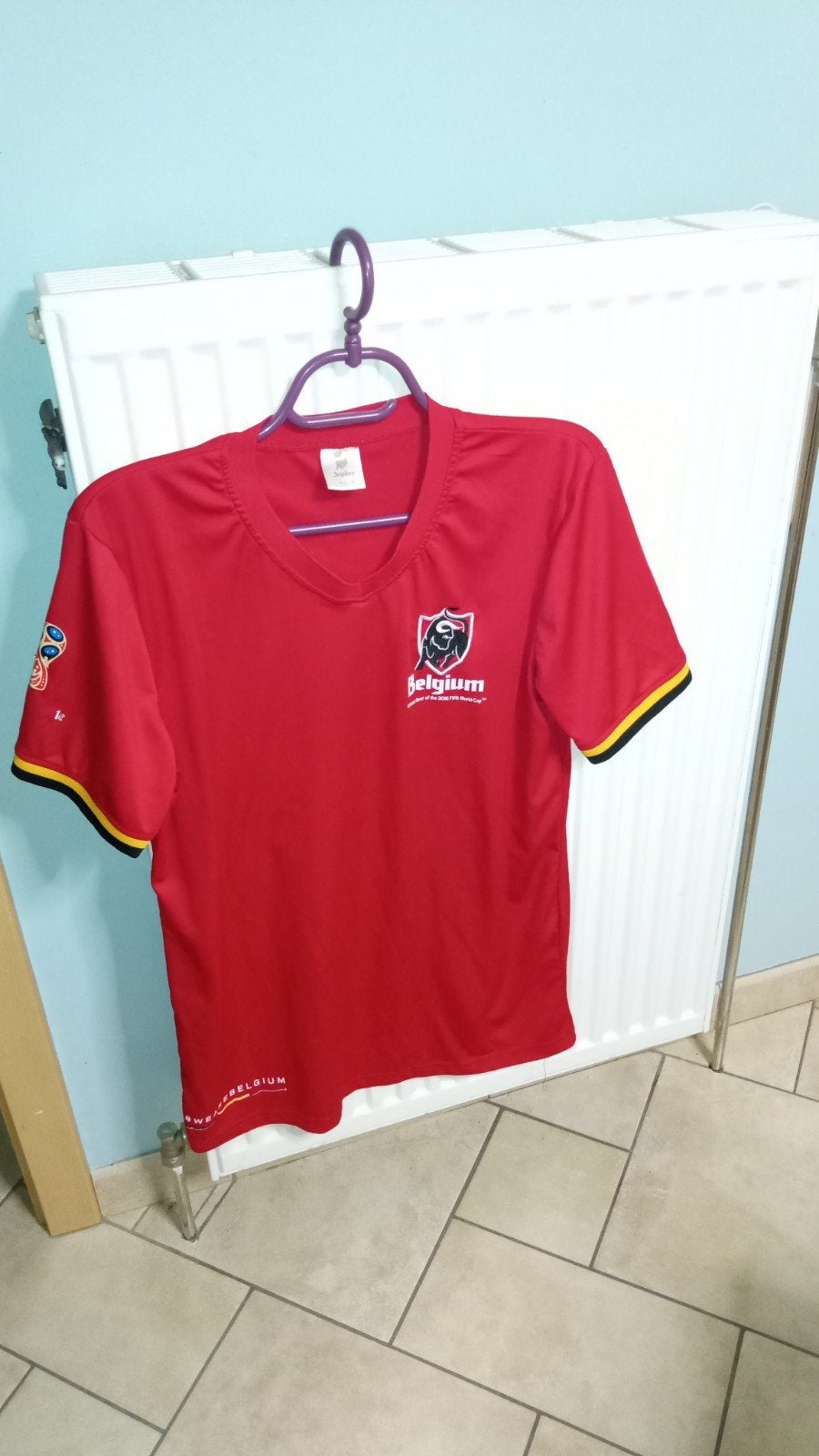 a v plusieurs t-shirts taille s m l, Enlèvement ou Envoi, Neuf, Autres tailles, Rouge