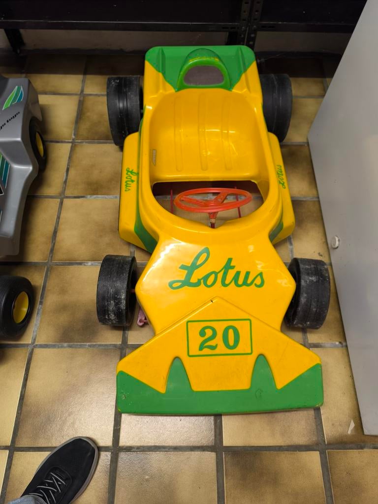 Voiture à pédales vintage lotus, Enlèvement