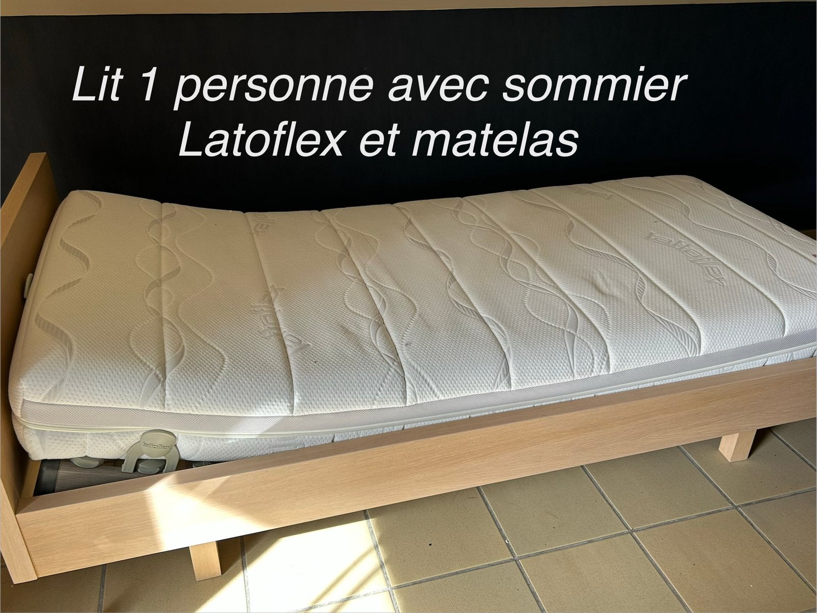 Lit avec sommier et matelas, Enlèvement, Comme neuf, Une personne, Sommier