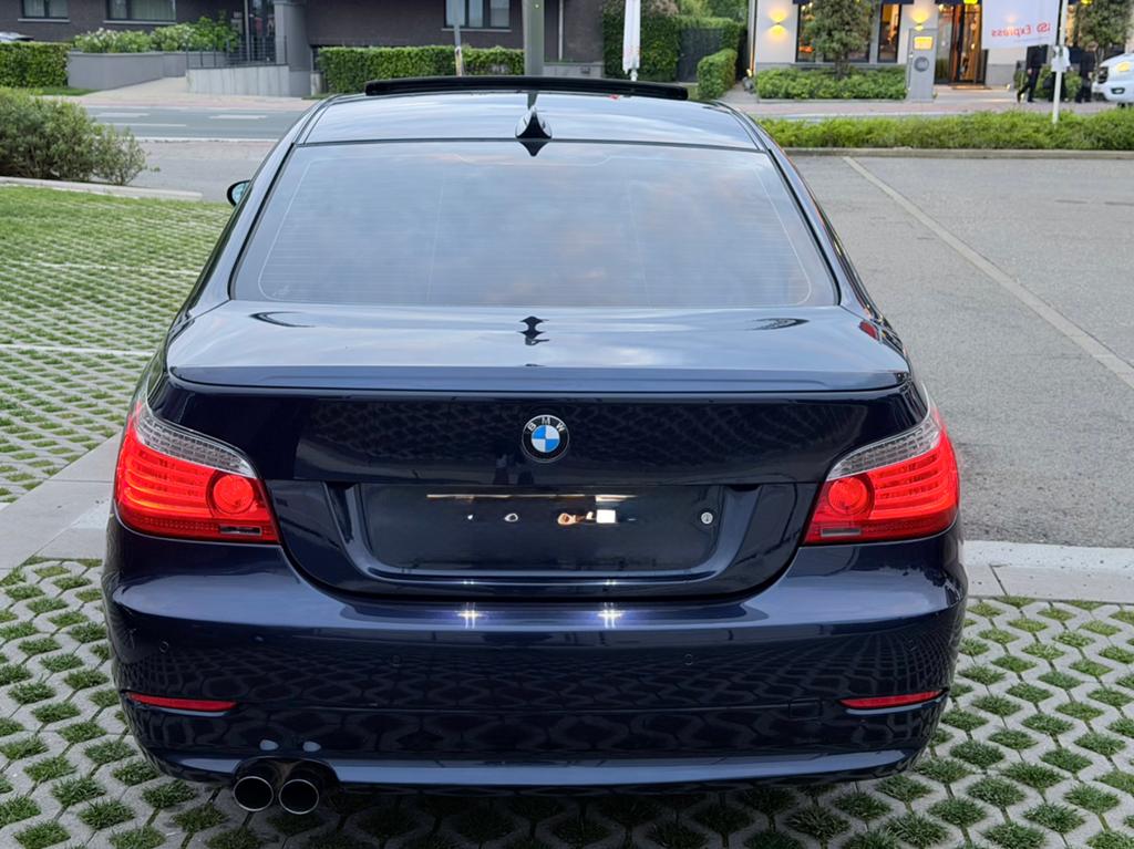 BMW 530i uit het jaar 2008, Auto's, BMW, Particulier, 5 Reeks, Benzine, Euro 4, Berline, 6 deurs, Handgeschakeld, Blauw, Grijs