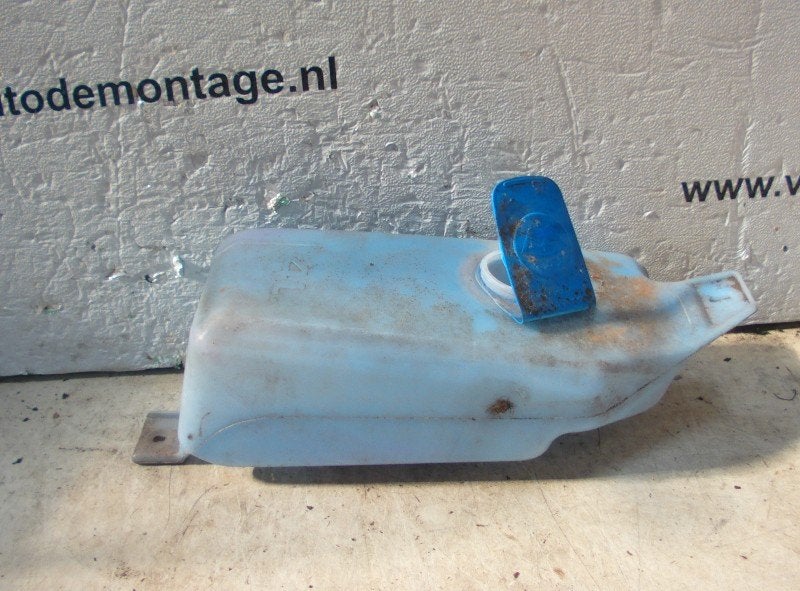BOCAL LAVE-GLACE Volkswagen Polo II (86CF) (857-935-453-d), Volkswagen, Volkswagen AG, Utilisé, Kundenbetreuung@volkswagen.de