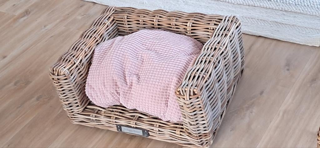 Rieten Hondenmand met kussen, Happy House maat S, Dieren en Toebehoren, Ophalen, Gebruikt, Riet