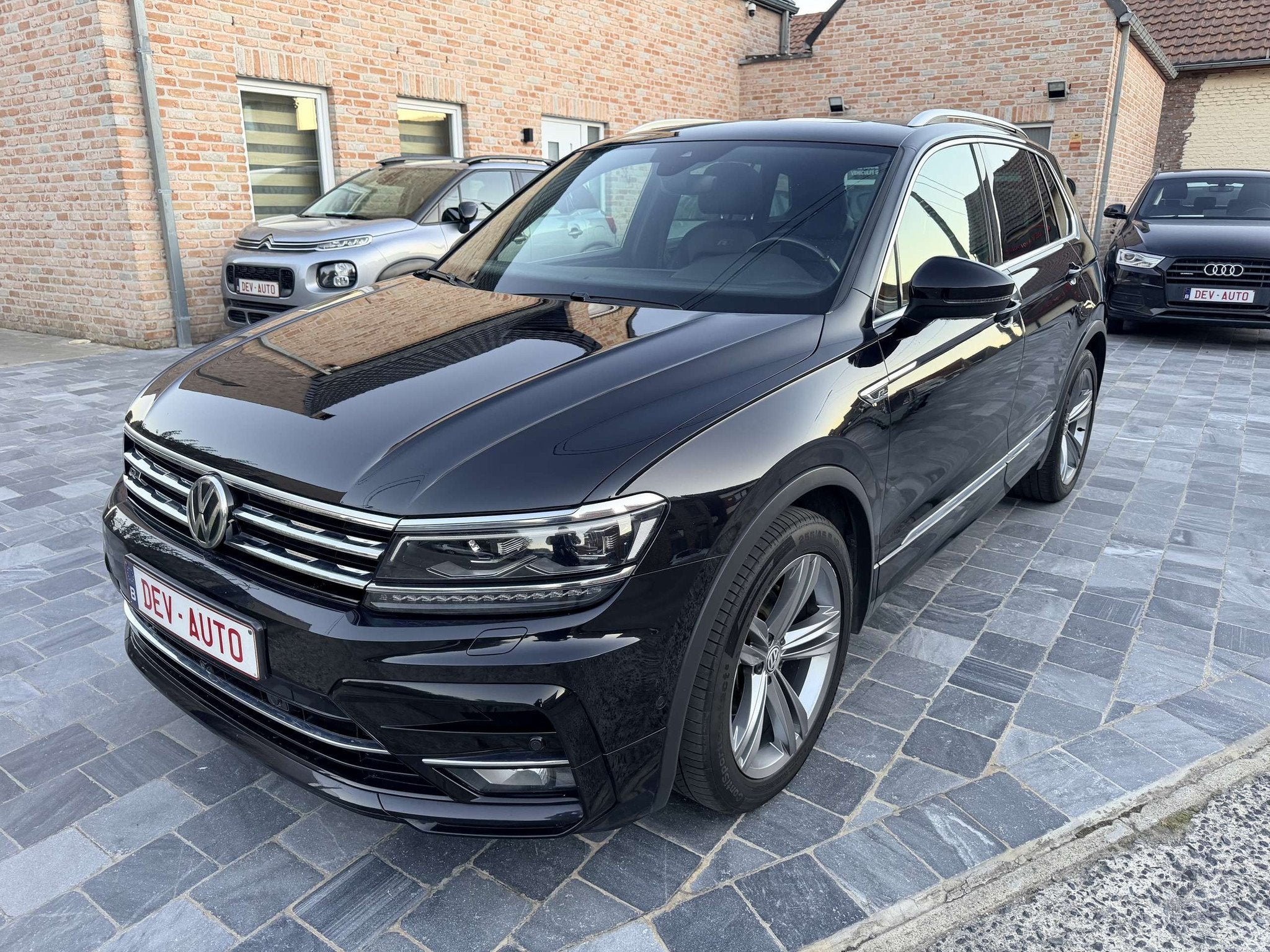 Volkswagen Tiguan Tiguan 2.0 TDi*R Line*FULL OPT*, Autos : Divers, Diesel, Automatique, 1968 cm³, Volkswagen
