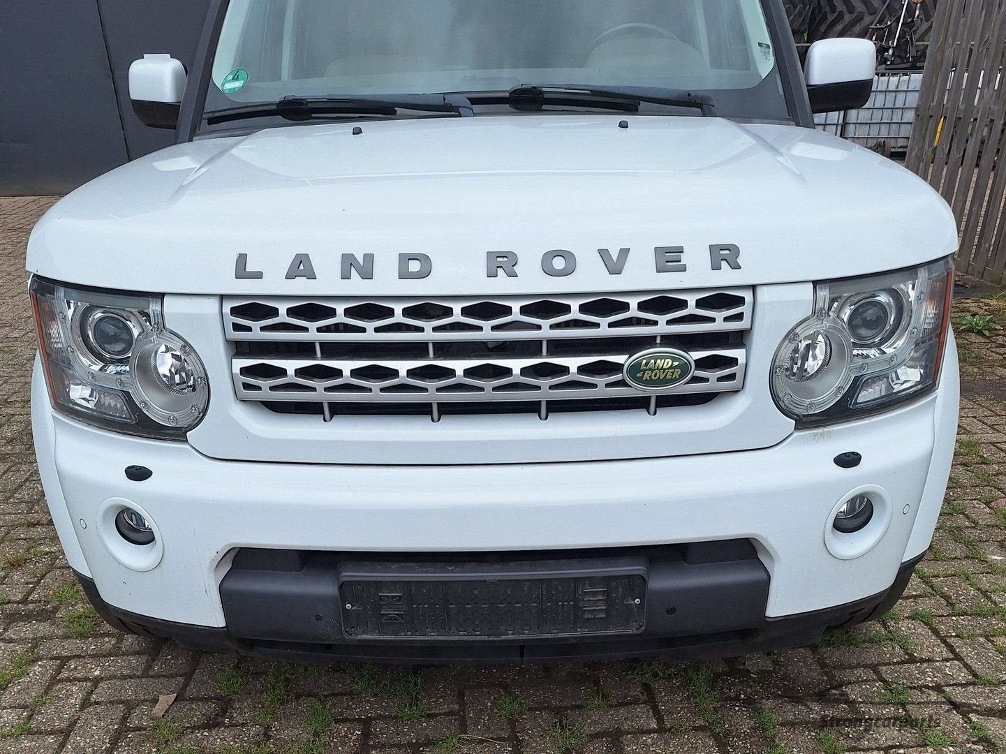Voorbumper Land Rover Discovery 4 in goede staat kleur 867, -, Voor, -, Ophalen of Verzenden