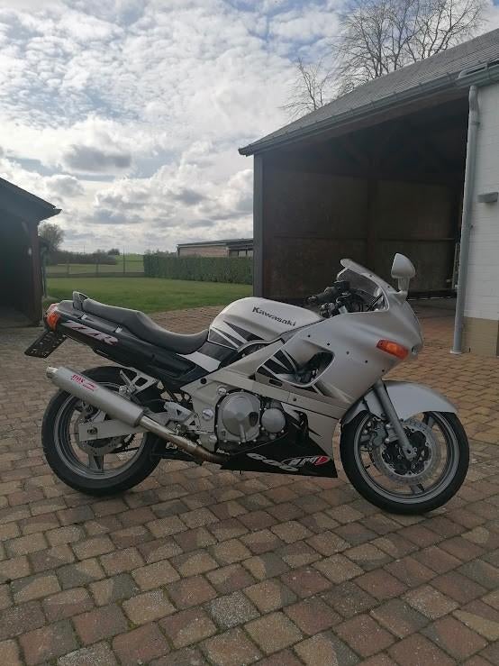 KAWASAKI ZZR600, Motos, Motos | Kawasaki, 600 cm³, Plus de 35 kW, Échappement sport, 4 cylindres