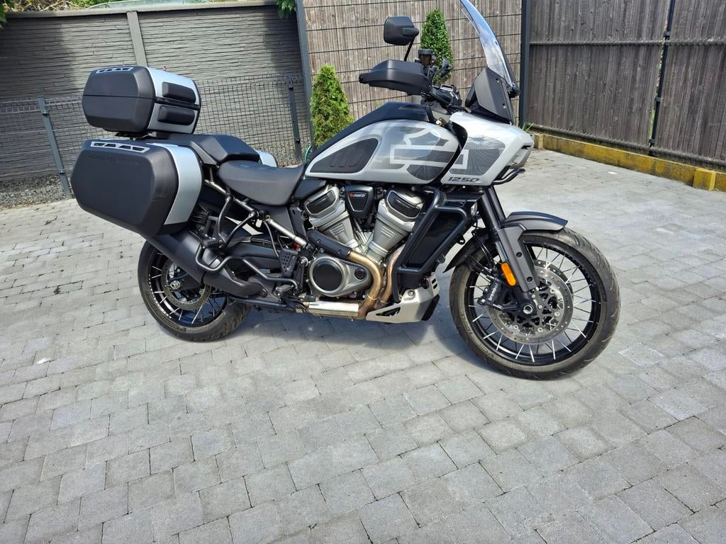 Pan Amerika, Motoren, Particulier