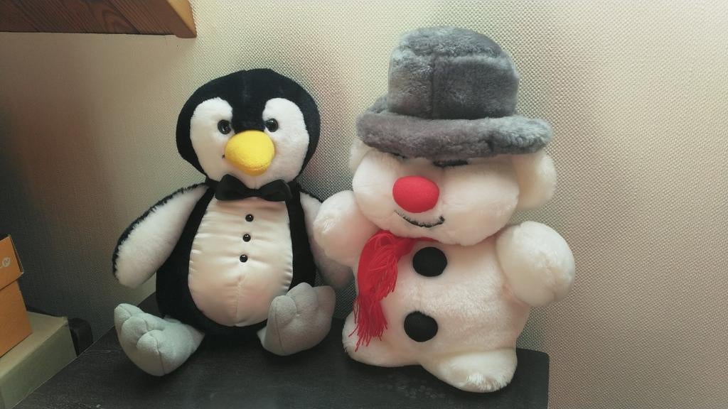 Pinguin en Sneeuwman knuffel., Ophalen of Verzenden, Zo goed als nieuw