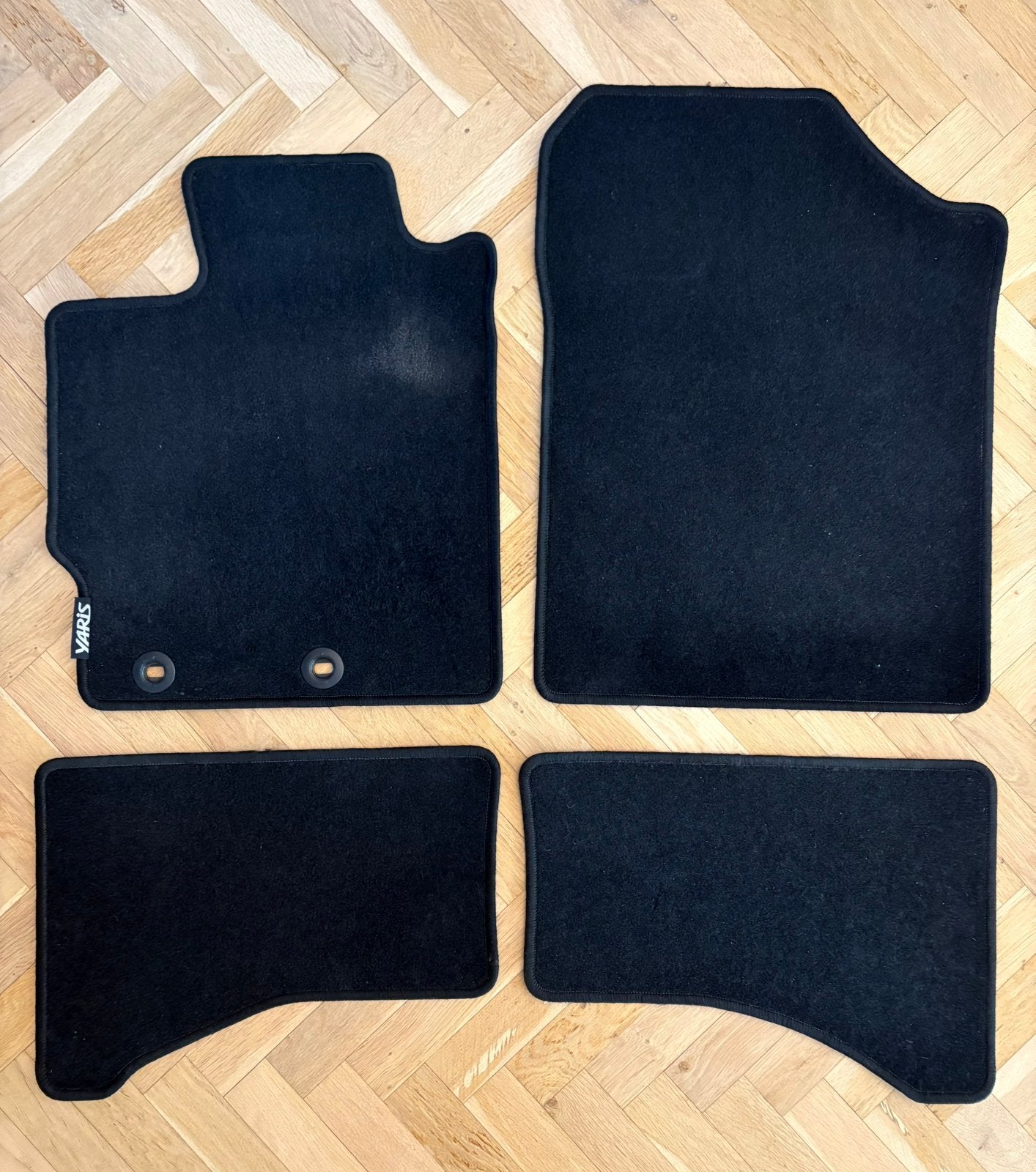 Tapis de sol textile Toyota Yaris III (2011-2020), Autos : Divers, Tapis de voiture, Enlèvement, Comme neuf
