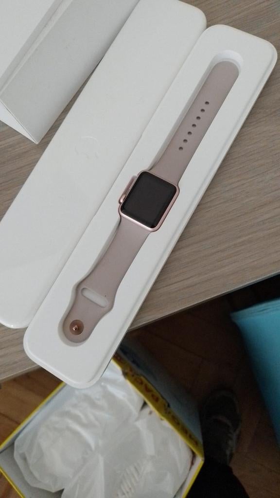 Apple sport watch rose gold serie 7000, Enlèvement, Rose