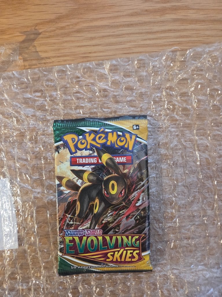 Evolving Skies Booster Pack - Umbreon art - SEALED, Ophalen of Verzenden, Nieuw, Booster