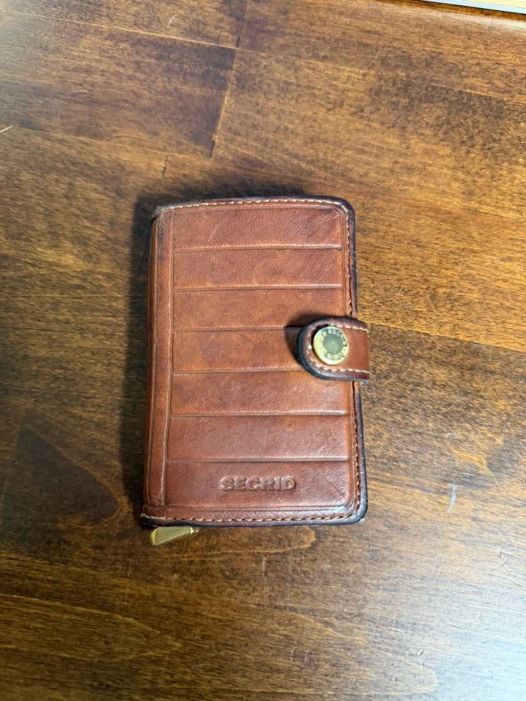 Secrid Premium Miniwallet+ Emboss Cognac + extras, Handtassen en Accessoires, Portemonnees, Overige merken, Bruin, Leder, Ophalen of Verzenden