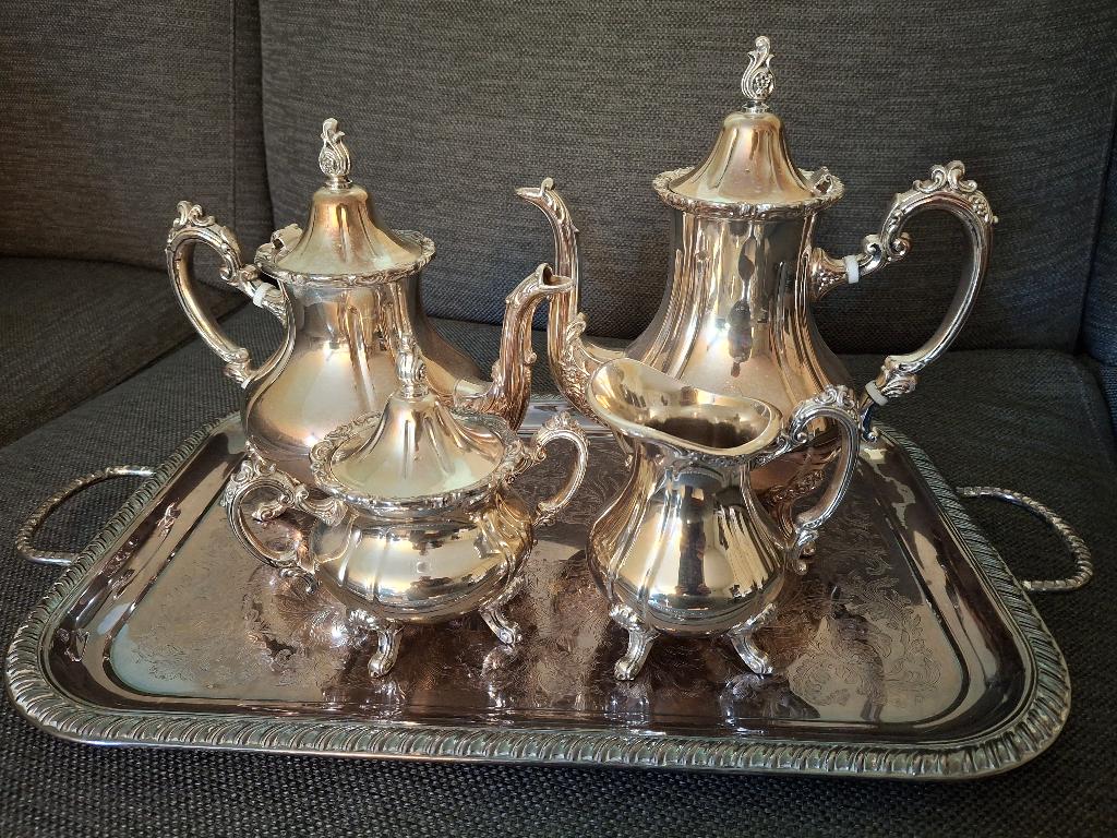 Koffie en theeservies, Ophalen