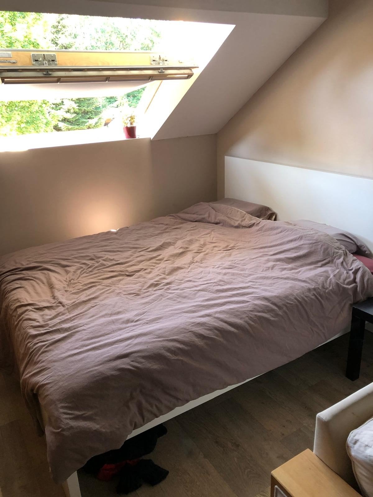 Wit bed met bijpassende zetel, Huis en Inrichting, Ophalen, Wit, Tweepersoons, Zo goed als nieuw