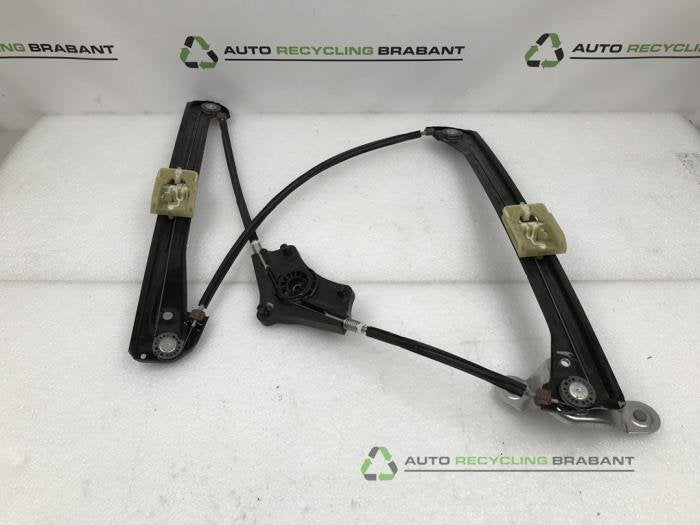 Mécanique vitre 4portes avant droite d'un Volkswagen Golf, Autos : Pièces & Accessoires, -, 3 mois de garantie, Utilisé, -