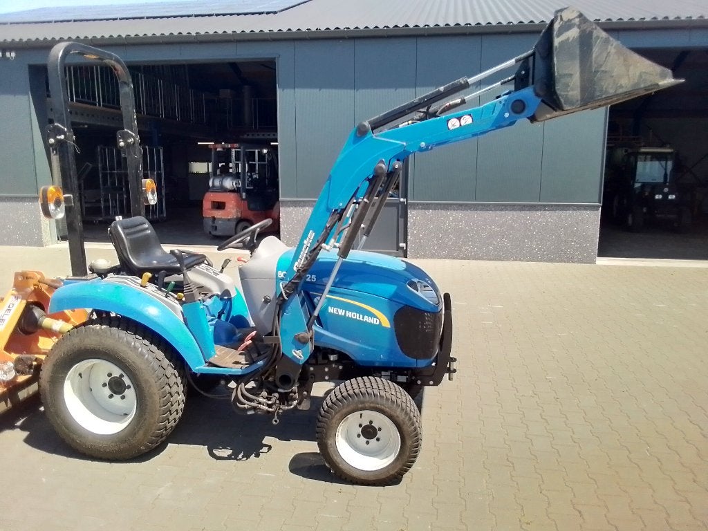New Holland boomer 25 hst als nieuw 270 uur, Ophalen, Gebruikt, Tot 2500, Tot 80 Pk