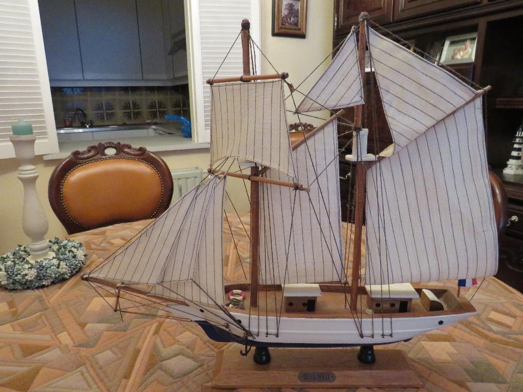 Miniatuur zeilboot - Belle Poule, Ophalen, Zeilboot
