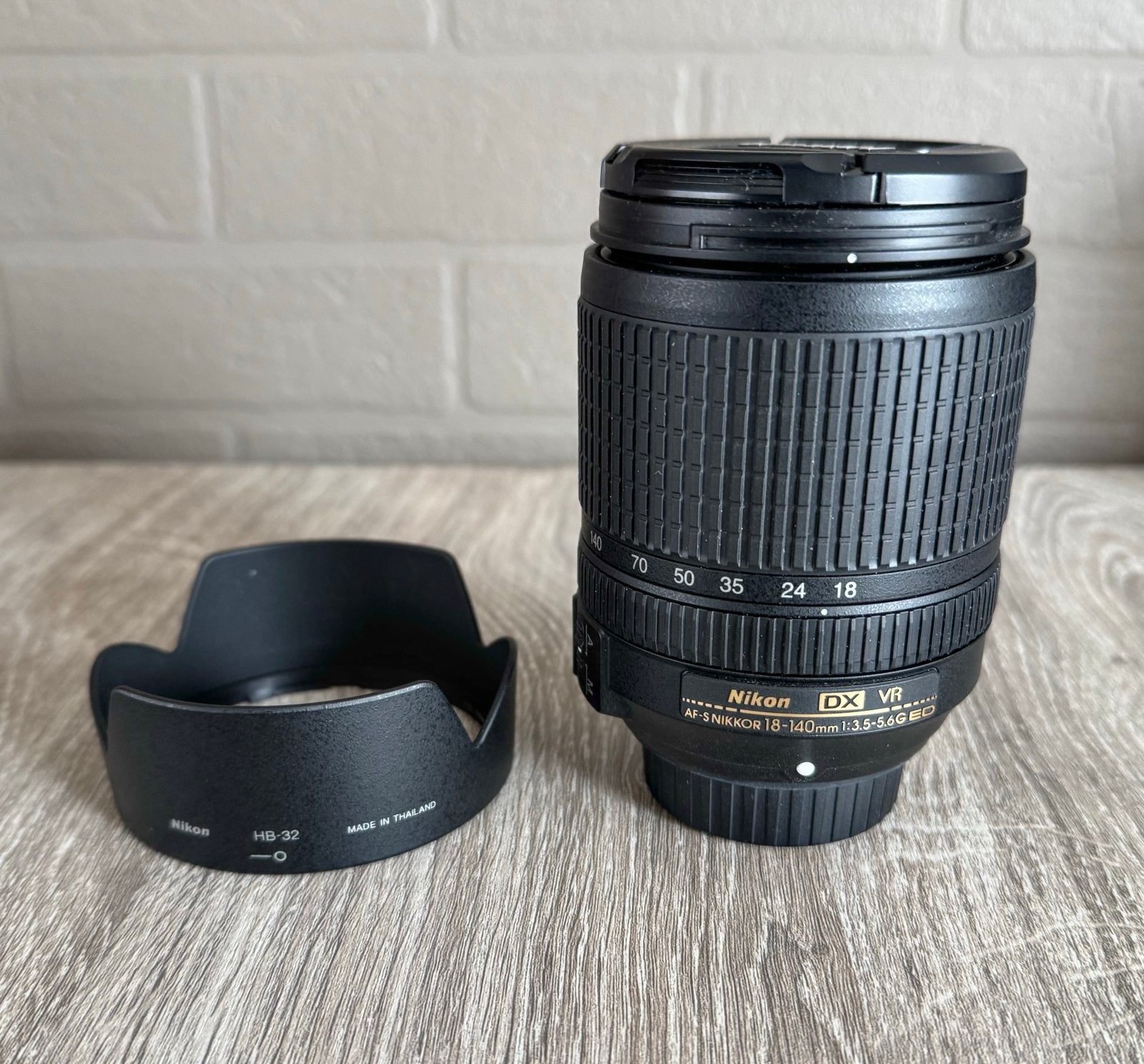 Nikon AF-S DX 18-140mm f/3.5-5.6G ED VR, Pare-soleil, Lentille standard, Nikon, Comme neuf