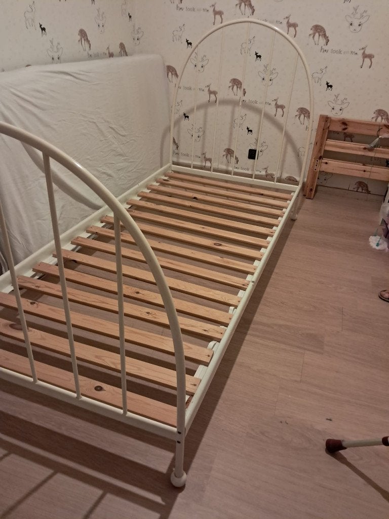 Eenpersoonsbed met lattenbodem, Ophalen, Gebruikt, 90 cm, Eenpersoons