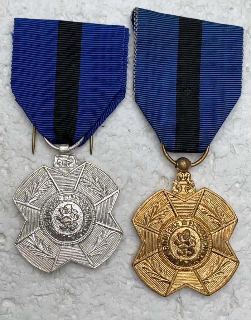 Medailles, Zilver + Goud med Leopold-II Orde 2TAAL, Als LOT, Verzamelen, Militaria | Algemeen, Ophalen of Verzenden, Landmacht