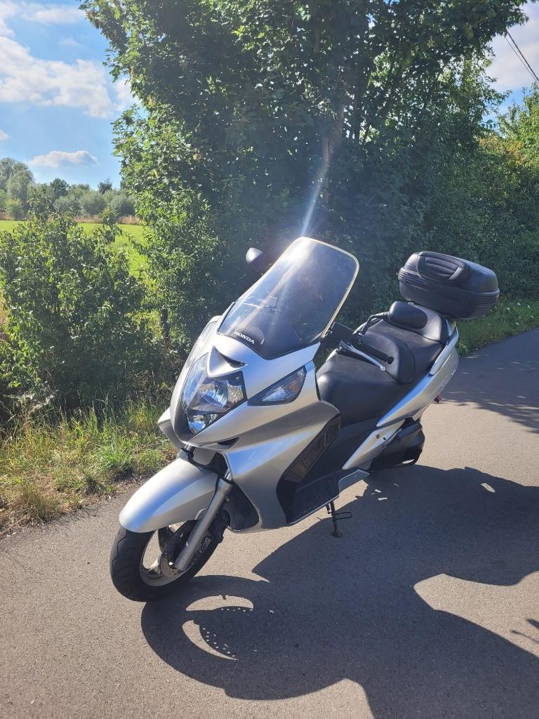 honda silverwing 600 cm3 24.000km, Motos, Scooter, Occasion, Plus de 35 kW, Particulier