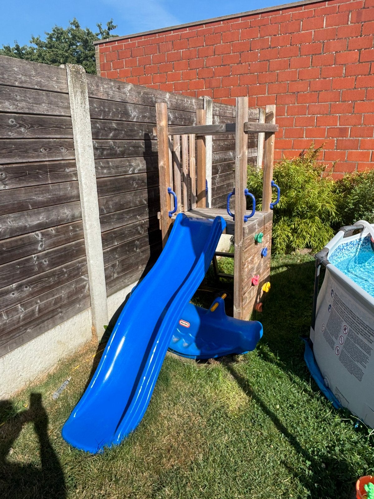 Glijbaan en klimmuur voor in de tuin, Kinderen en Baby's, Speelgoed | Buiten | Speeltoestellen, Ophalen, Zo goed als nieuw, Glijbaan