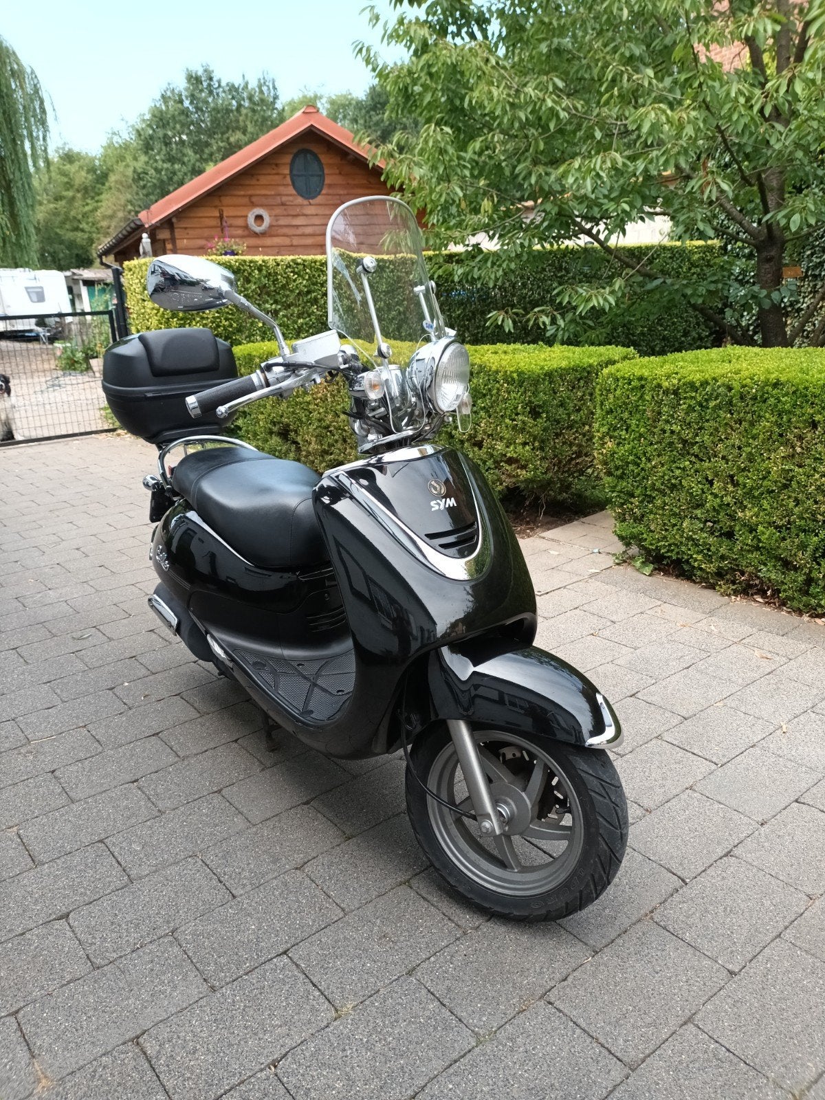 Sym Cello 125 cc scooter inclusief lederen jas Richa en helm, Particulier, Scooter