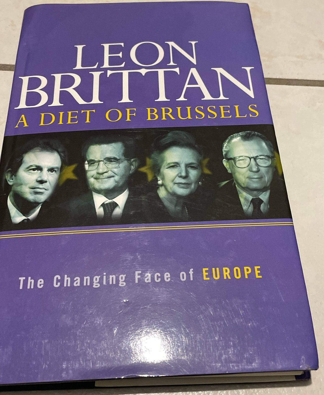 A diet of brussel, Ophalen of Verzenden, Zo goed als nieuw