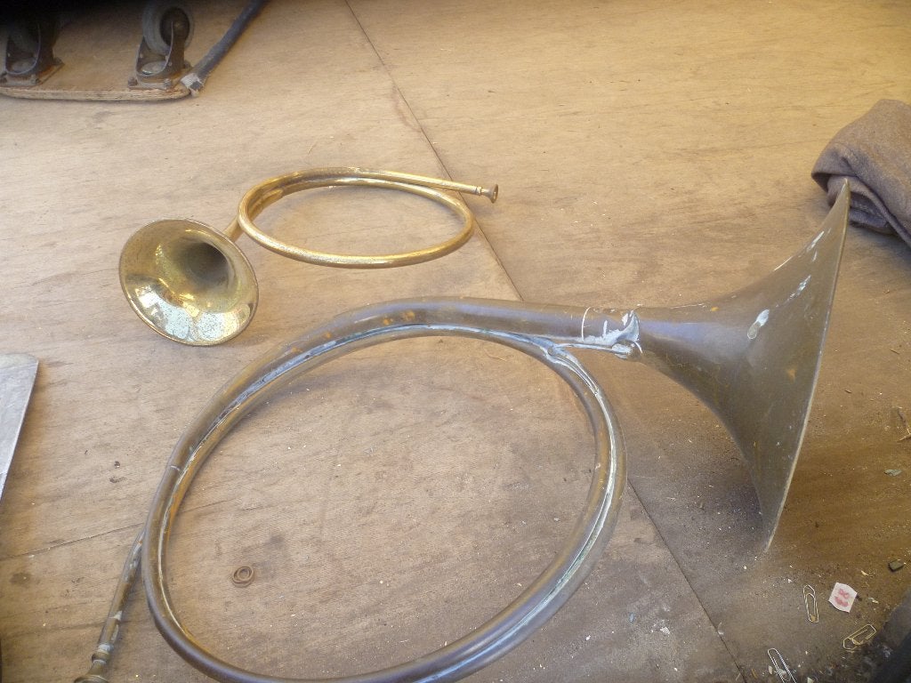 2 OUDE KOPEREN JACHTHOORNS BLAASINSTRUMENTEN, Ophalen