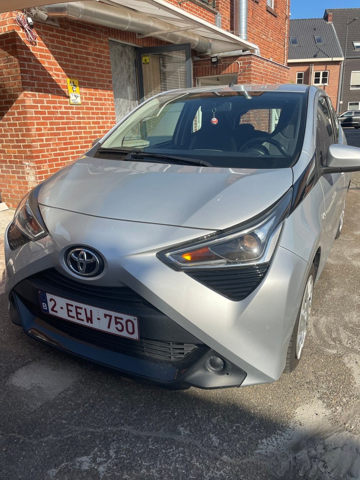 Toyota aygo 1.0 x play, Voorwielaandrijving, Dealer onderhouden, Stof, Euro 6