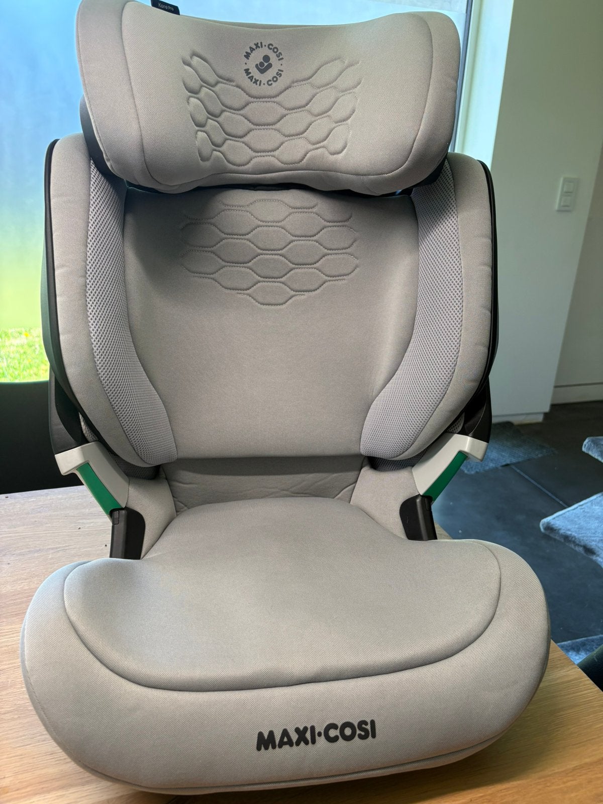Maxi-Cosi Kore Pro i-Size, Ophalen, Autogordel of Isofix, Verstelbare rugleuning, Zo goed als nieuw