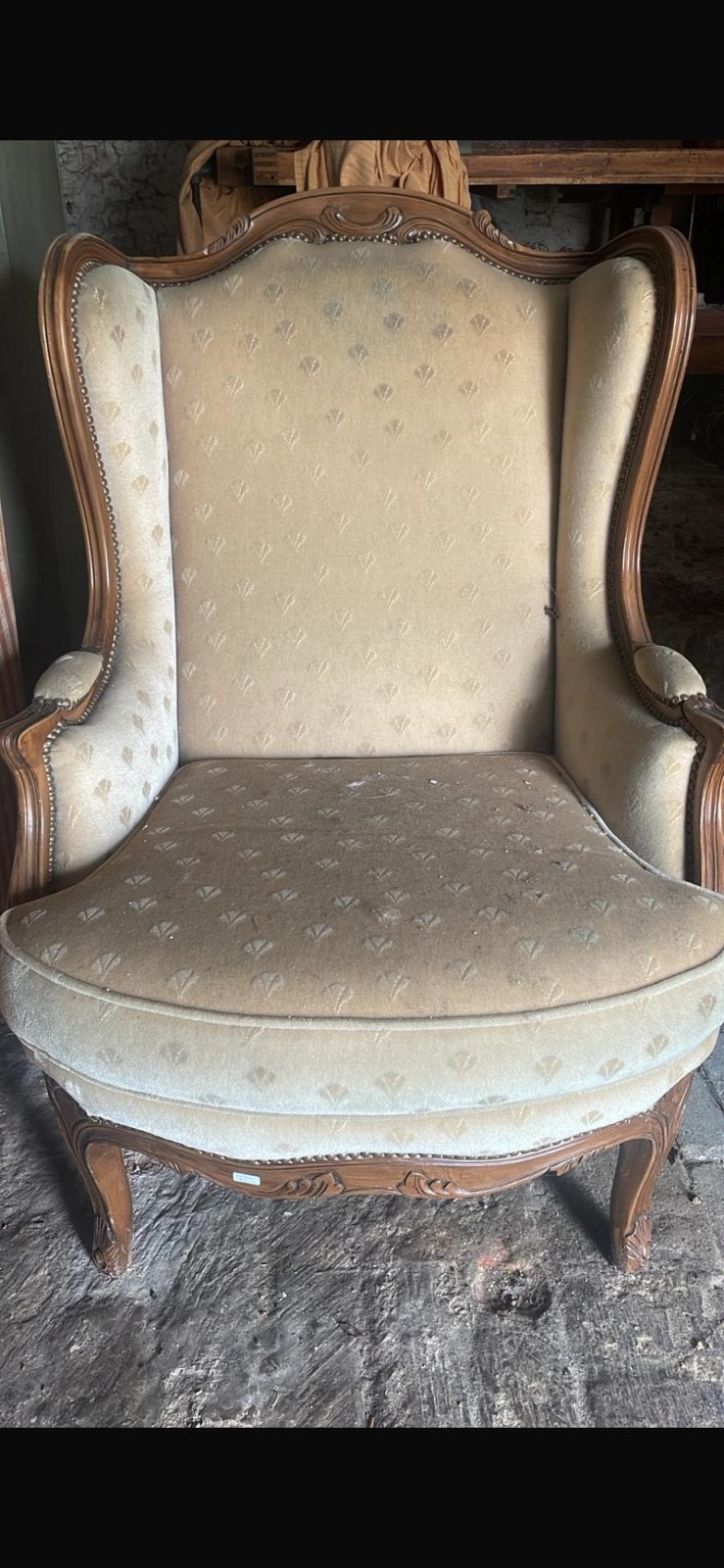 Bergere à restaurer, Enlèvement