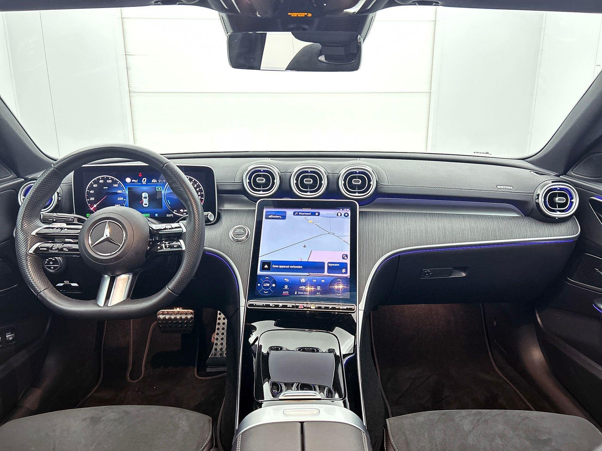 Mercedes-Benz C-klasse 300 e Berline AMG Line | Panoramisch, Achat, 1800 kg, 4 portes, Carnet d'entretien