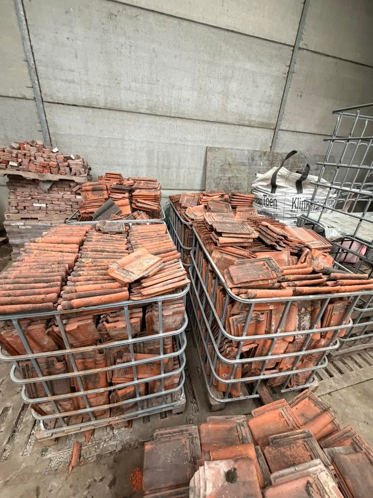 2000 rustieke stormpannen, Doe-het-zelf en Bouw, Dakpannen en Dakbedekking, Ophalen, Zo goed als nieuw