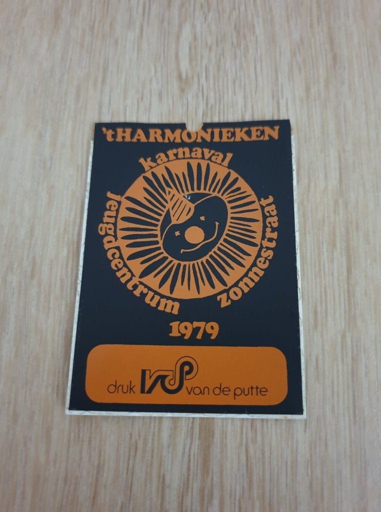 Carnaval Aalst sticker 't Harmonieken 1979, Ophalen of Verzenden
