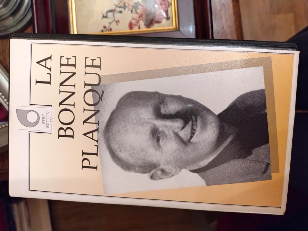 La. Bonne planque en cassette de Bourvil, Ophalen