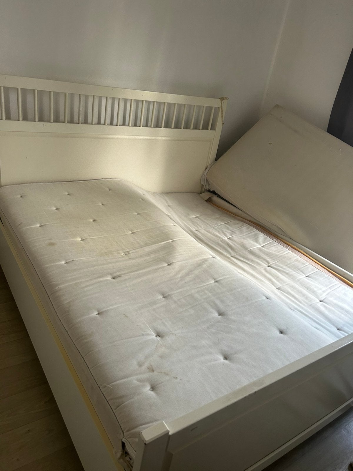 Lit double avec cadre matelas sommier a donner, Maison & Meubles, 210 cm, Enlèvement, Utilisé, 180 cm
