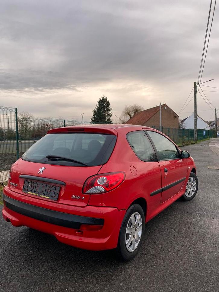 Peugeot 206+ année 2010 148k km, Autos, Peugeot, Particulier, 206+, Essence, Euro 4, 3 portes, Boîte manuelle, Rouge, Noir, Enlèvement