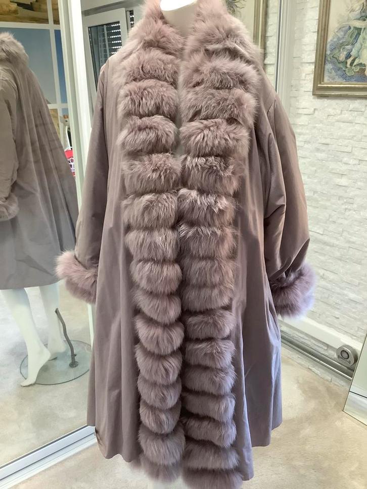 Vier seizoenen Coat Pelz Wolff, Kleding | Dames, Jassen | Winter, Zo goed als nieuw, Maat 38/40 (M), Paars, Ophalen of Verzenden