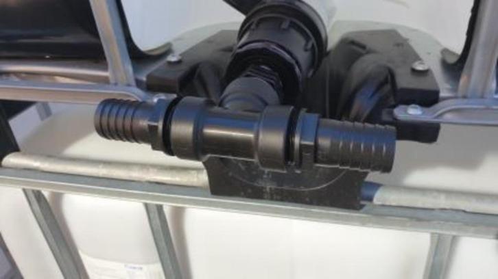 Ibc adapter met T stuk en 2 x uitloop van 1 duim ( Tonnen ), Tuin en Terras, Regentonnen, Nieuw, Kunststof, Ophalen